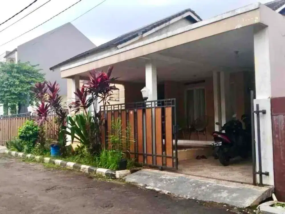 HOOK, MURAH !! Luas 214 Rumah di Cibinong Griya Pondok Rajeg