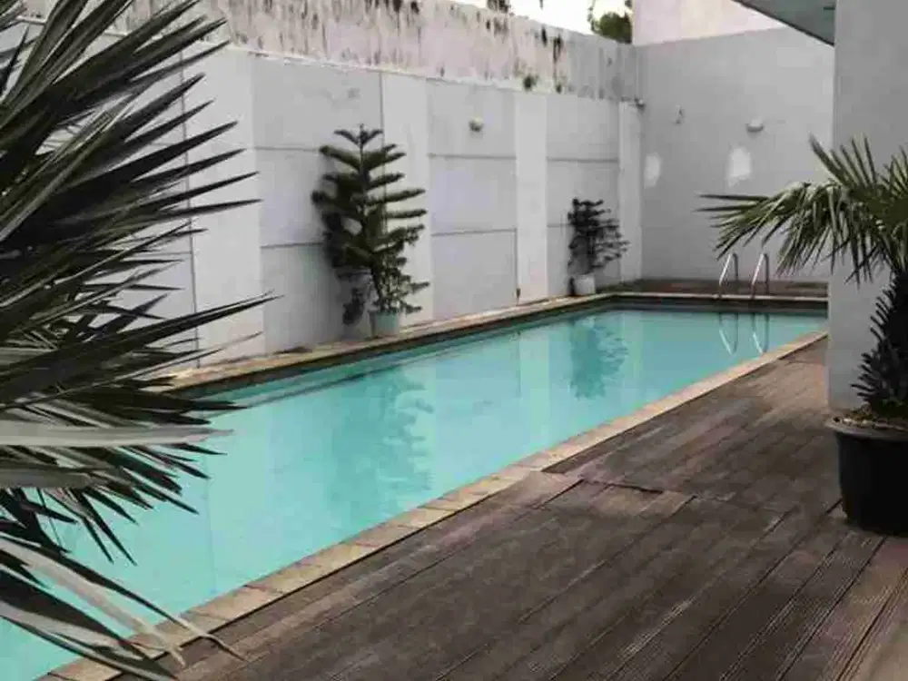 Rumah mewah ada kolam renang +roof top LT 1000 LB 600 di Lebak bulus jakarta selatan
