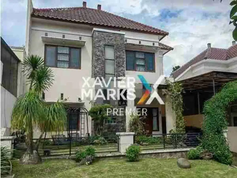 rumah modern 2 lantai di villa puncak tidar malang