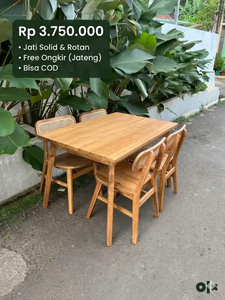 Set Meja Makan Minimalis Kayu Jati Kombinasi Rotan - Mewah & Elegan