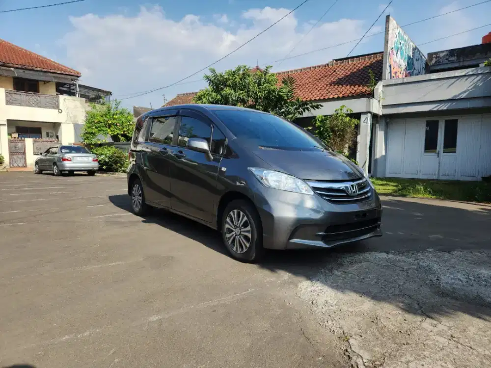 Honda Freed 1.5 S Automatic Tahun 2012