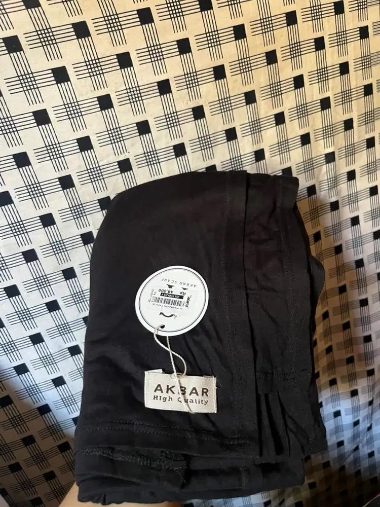 pashmina kaos warna hitam