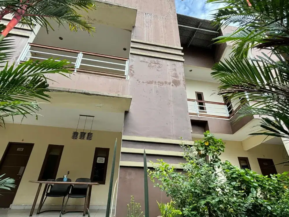 Rumah Warung Buncit Raya Jakarta area Komersil bonus 14 Kamar Kost