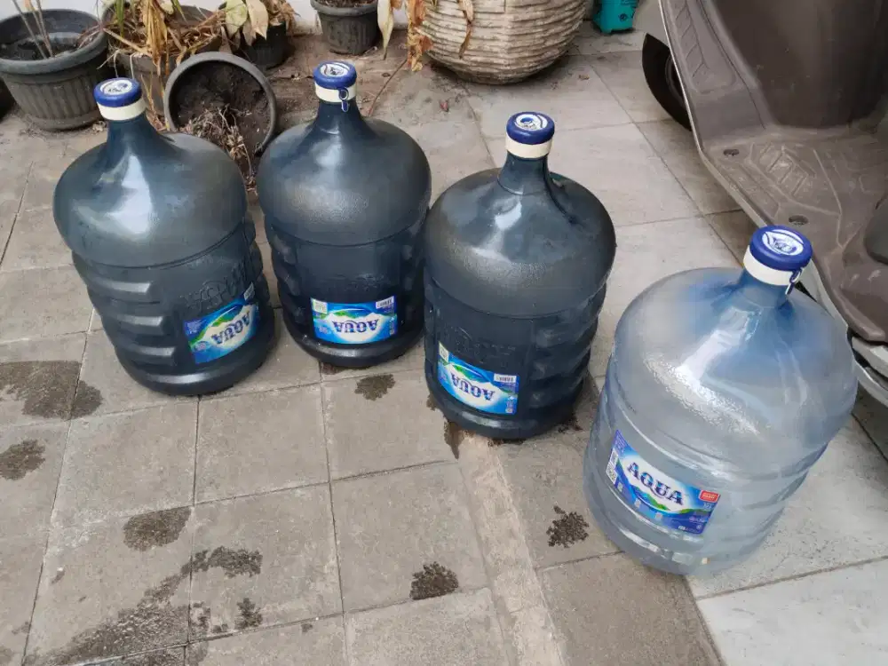 Galon Aqua bekas