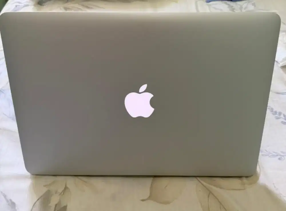 MacBook Air 13 inch, Intel Core I5, LPDDR3 8 GB, SSD 128 GB