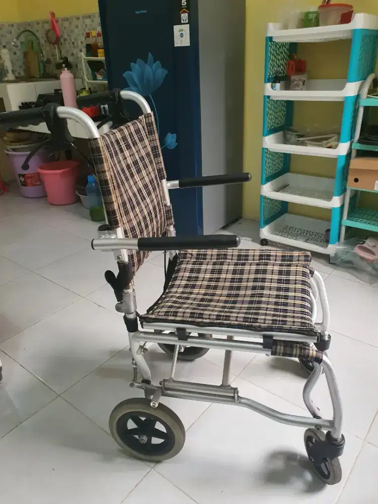 Kursi Roda Bekas Masih Bagus