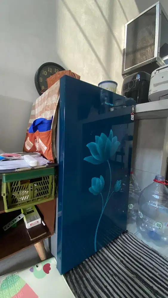 Kulkas 1 pintu merk polytron