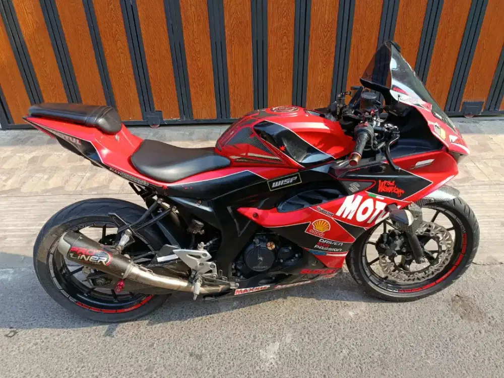 Suzuki GSX R 2017 lengkap