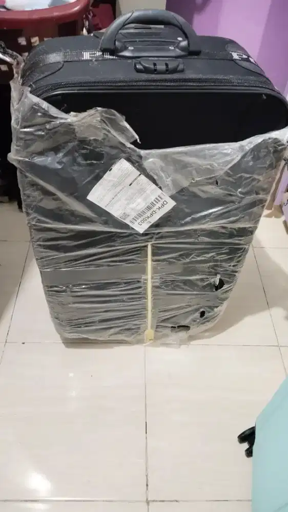 Koper besar warna hitam