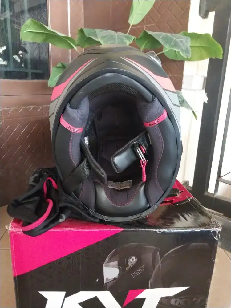 Helm kyt edisi salah ukuran