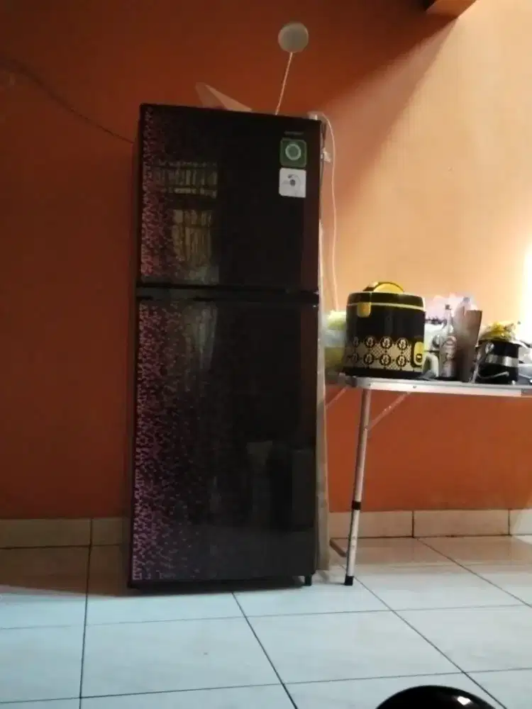 Dijual Kulkas Sharp