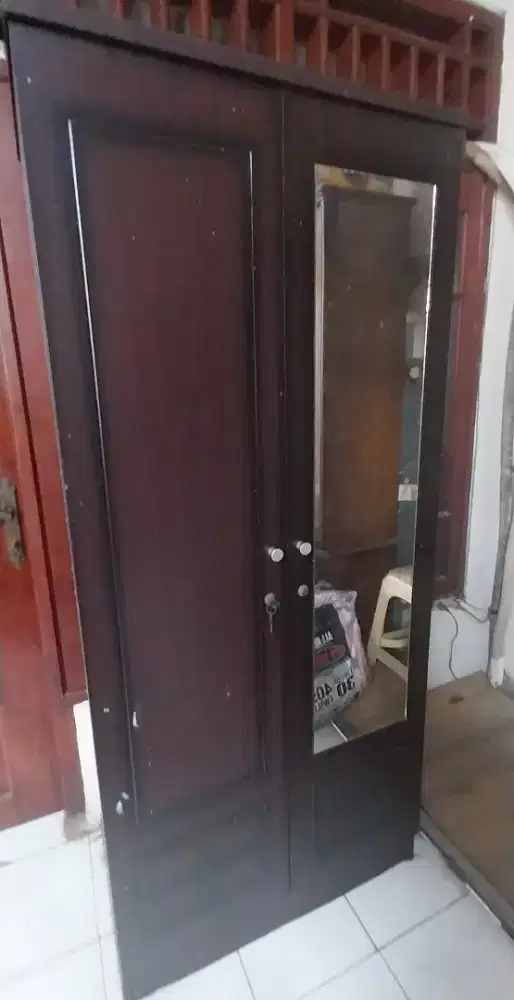 Dijual Lemari Kayu Pakaian