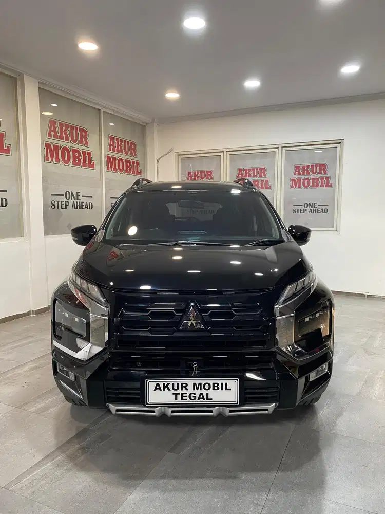 DP 45JT ! XPANDER CROSS PREMIUM PACKAGE MATIC 2023 HITAM STNK PANJANG
