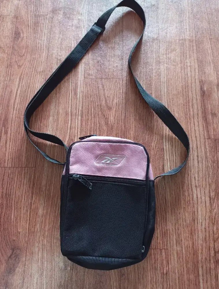 Sling bag reebok