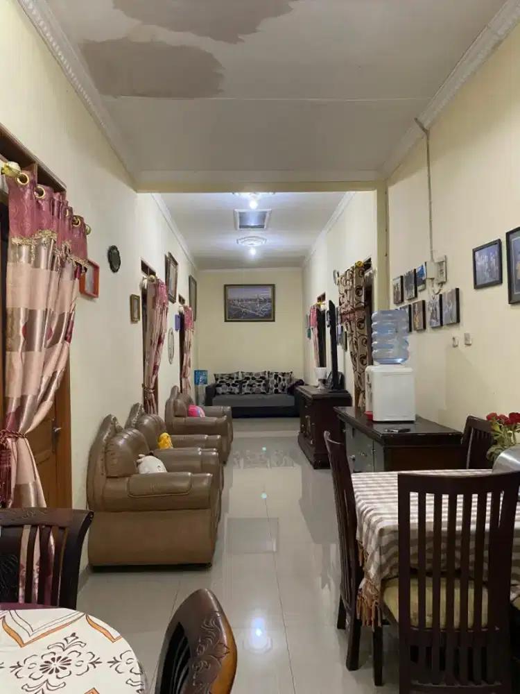 Rumah di jual SHM 200meter