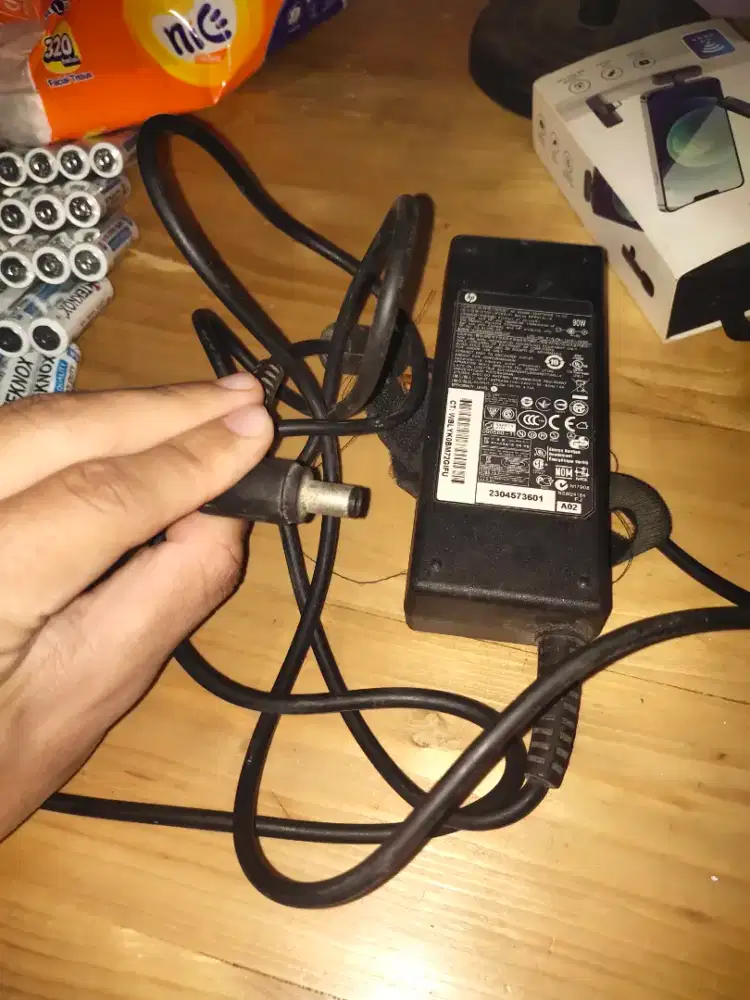 Adaptor PC merk HP