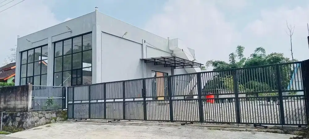 Dijual rumah dan tanah view menarik