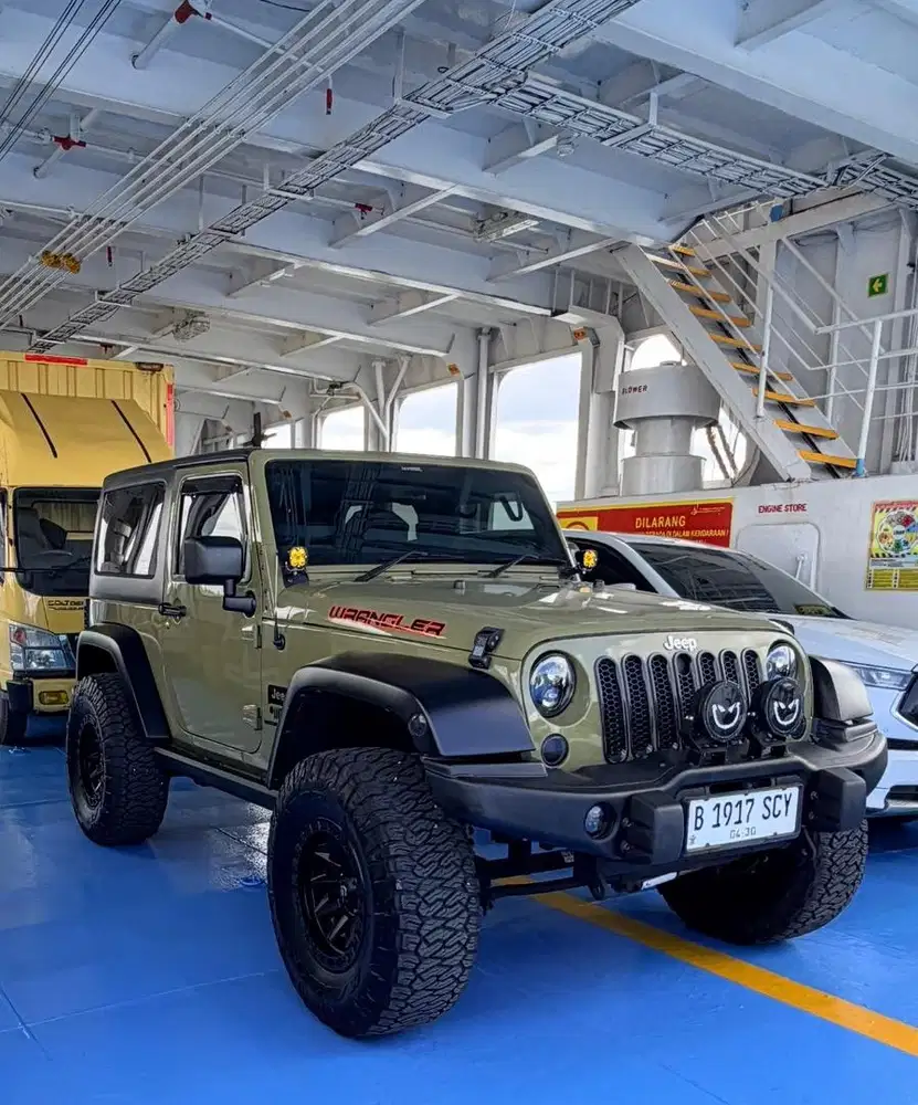Jeep JK Sport 2 Door Comando Greenc, Low KM