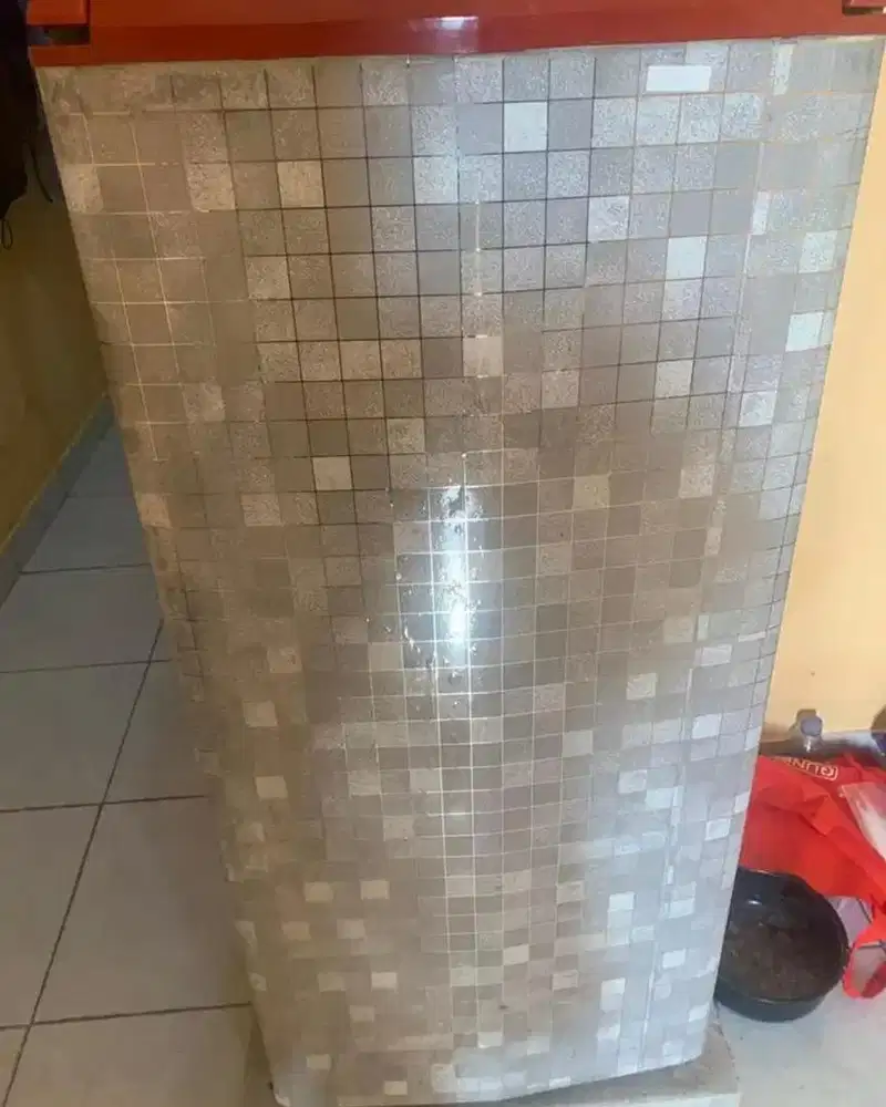 Kulkas Chiller dan Freezer Kondisi Bagus