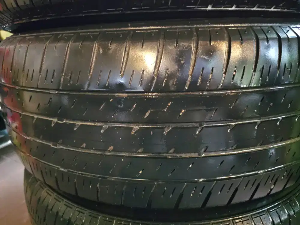Ban Bridgestone 235 60 R18