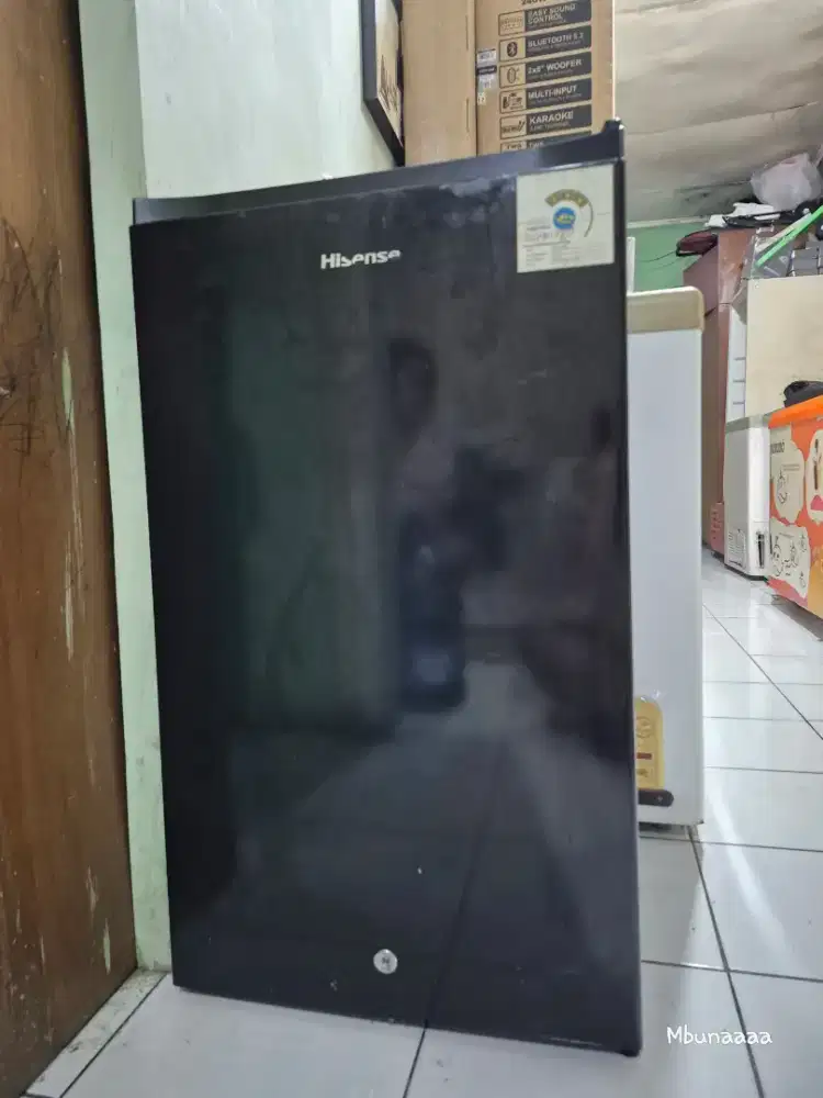 Kulkas mini Hisense orisinil mulus siap pakai