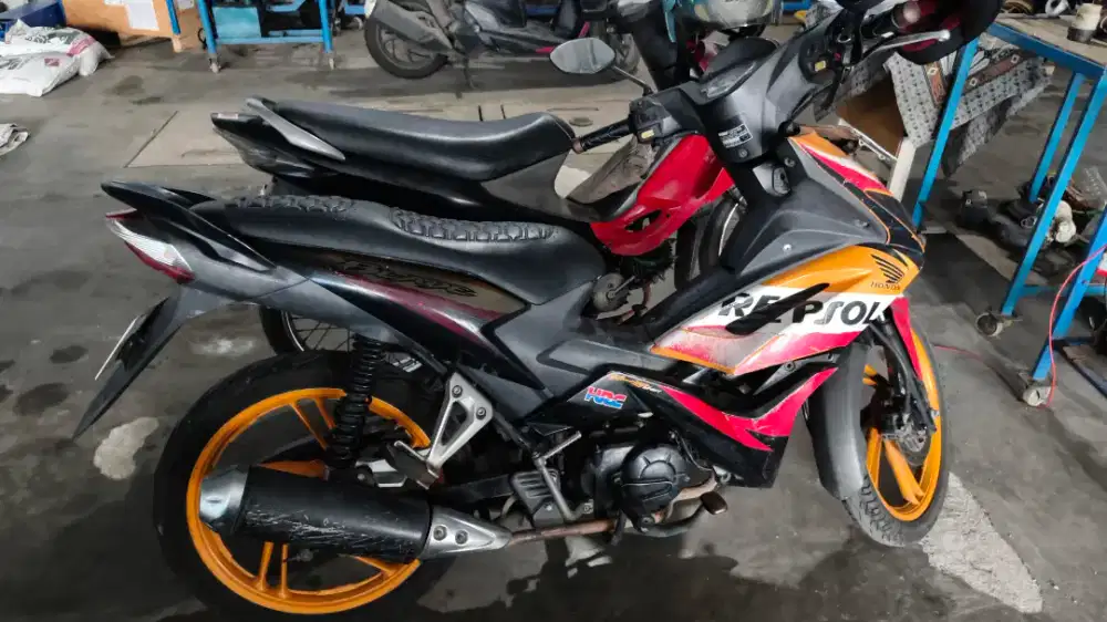 Honda blade pajak panjang