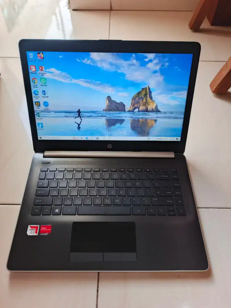 Laptop hp Ram 8gb ddr4 ssd nvme 128gb tipe slim siap pake (Nego)