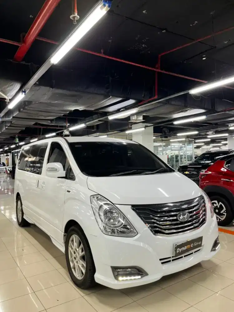 Hyundai H1 Diesel thn 2017 XG CRDi Matic
White On Beige