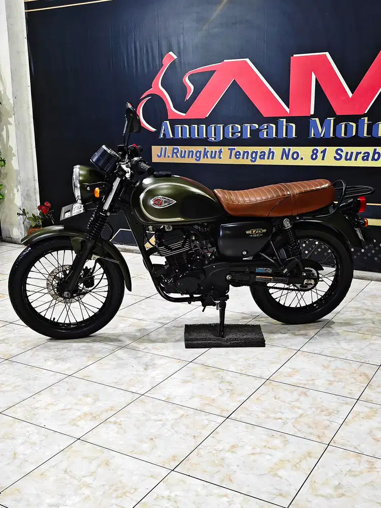 Kawasaki W175 SE MatteGreen Retro odo9rb mewah. Anugerah motor rungkut