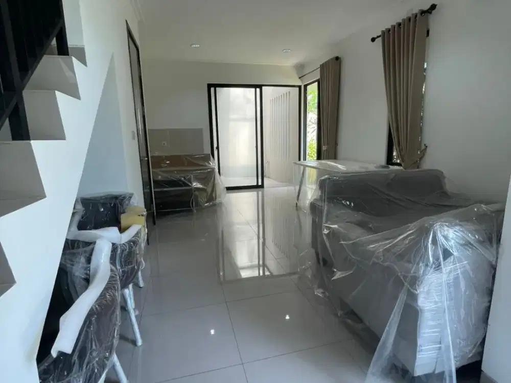 RUMAH PIK 2 CLUSTER MILENIAL UK 4,5 X 15 HOEK SEMI FURNISHED