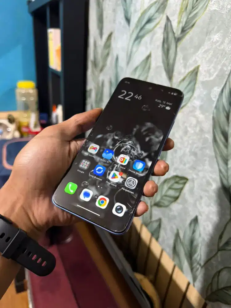 INFINIX HOT 60i Ram 8+8/256 NFC siap pake kondisi retak PAMULANG UNPAM