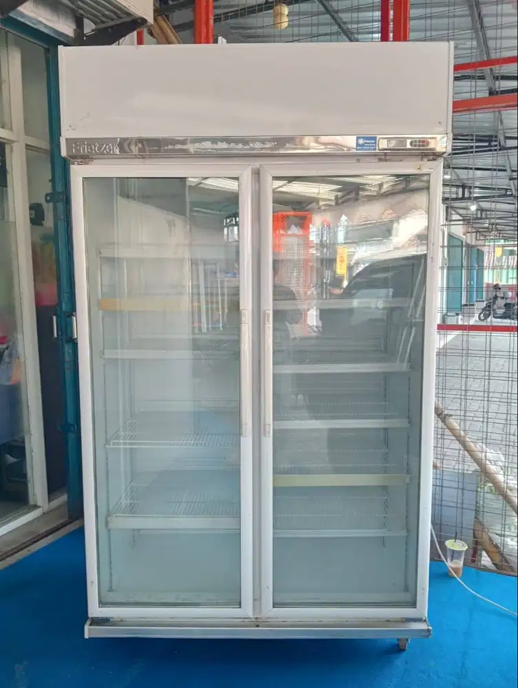showcase 2 pintu merk fietser 1000L normal