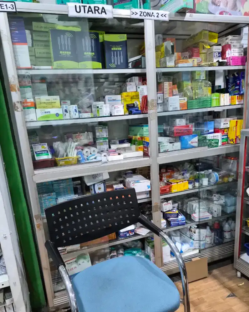 Etalase Kaca Murah Meriah
