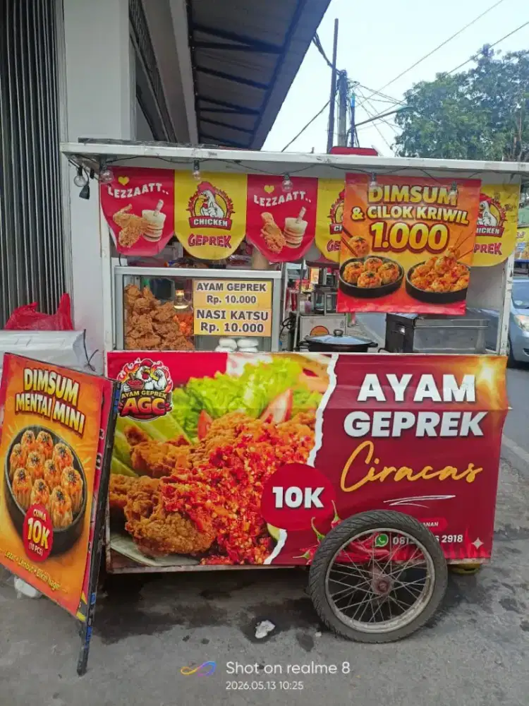 Dibutuhkan karyawan untuk jualan gerobakan mangkal
