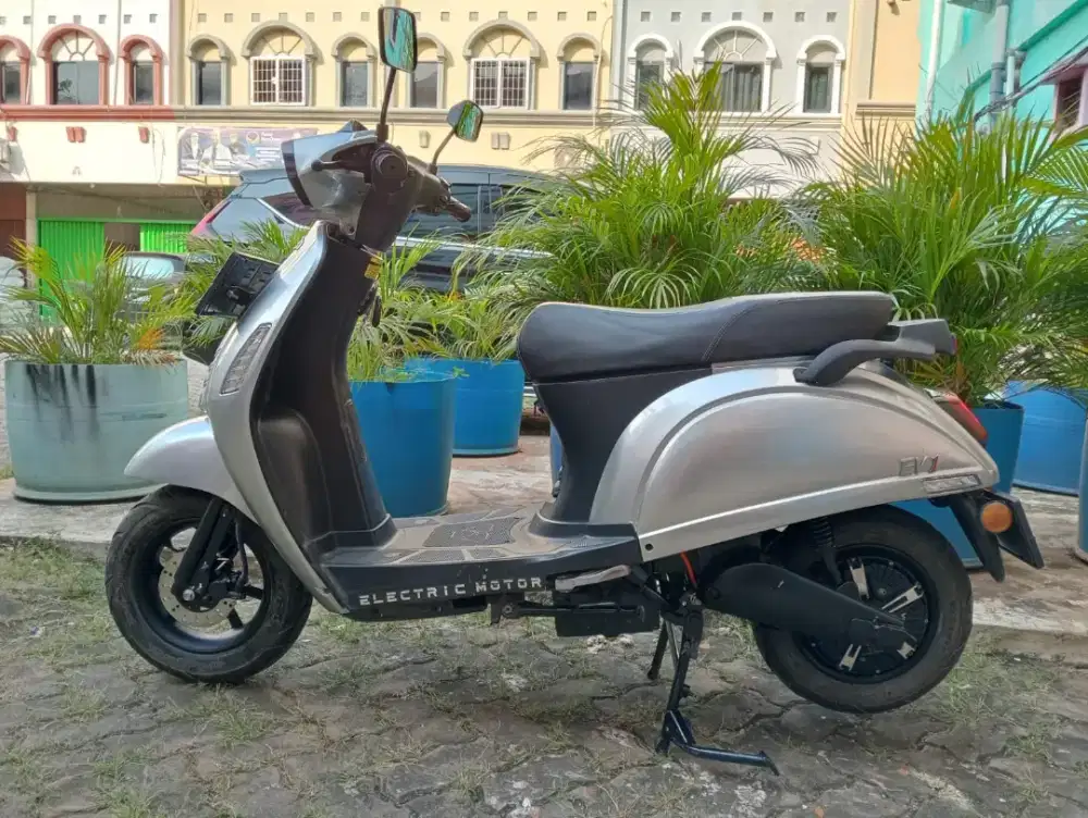 Dijual Cash Motor Listrik Viar EV1 Tahun 2024 Km 8.286