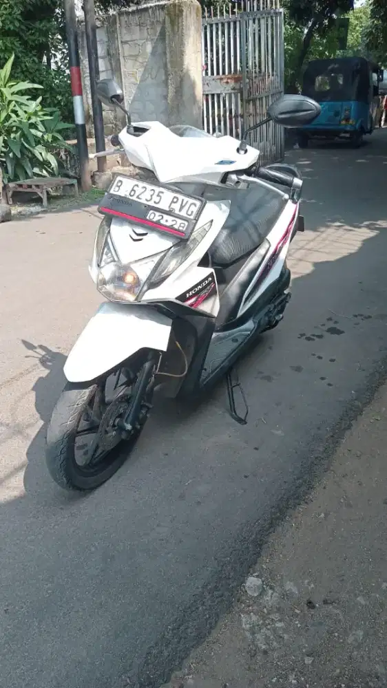 Honda beat 2013 putih