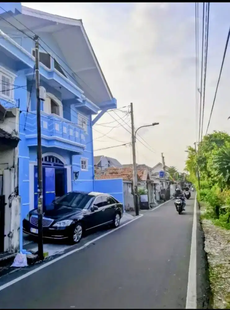DI JUAL RUMAH COCOK UNTUK KOS2 ATAU KANTOR LOKASI STRATEGIS  DI TEBET