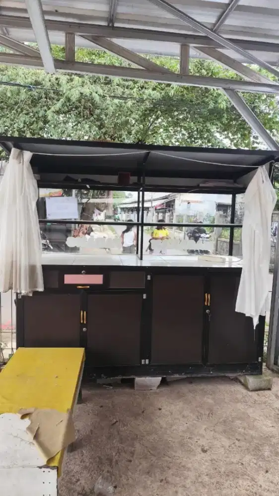 Di jual grobag intalasi bekas jualan nasi padang..