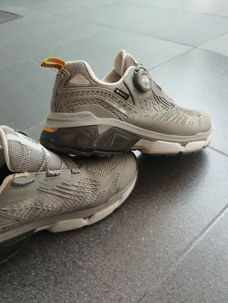 jual sepatu traillrun outdor nepa boa goretex warna abu size 41/ 26 cm