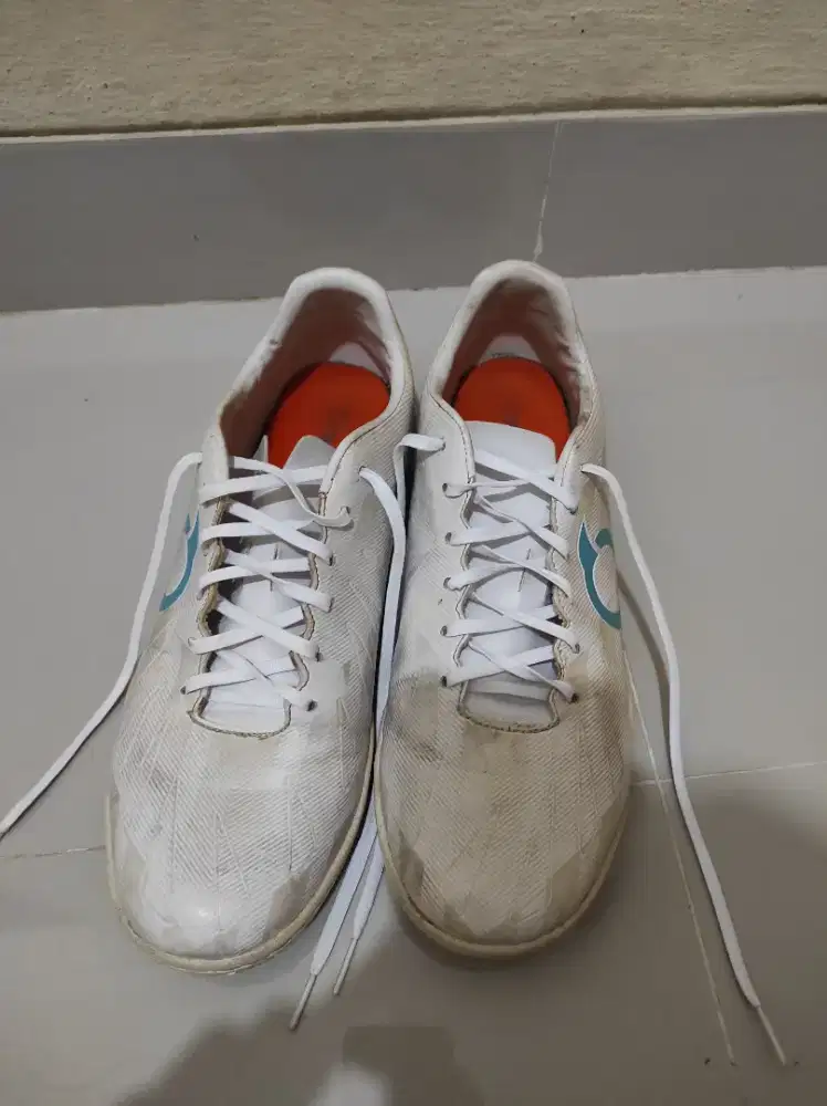 Sepatu futsal jarang dipake