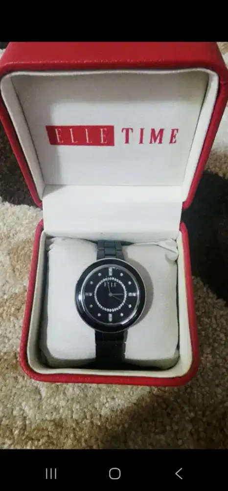 Jam Tangan modis wanita
