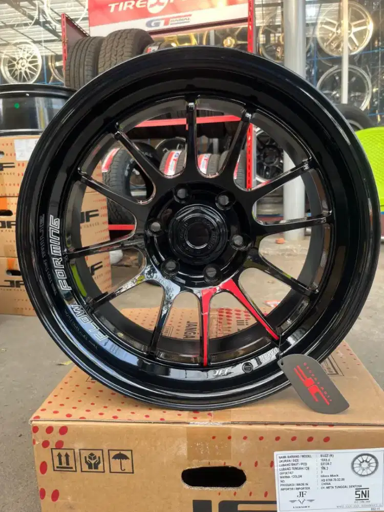 Venom 5 ring 18 lebar 9 pcd 6x139,7 ET 0 fortuner pajero 4pcs