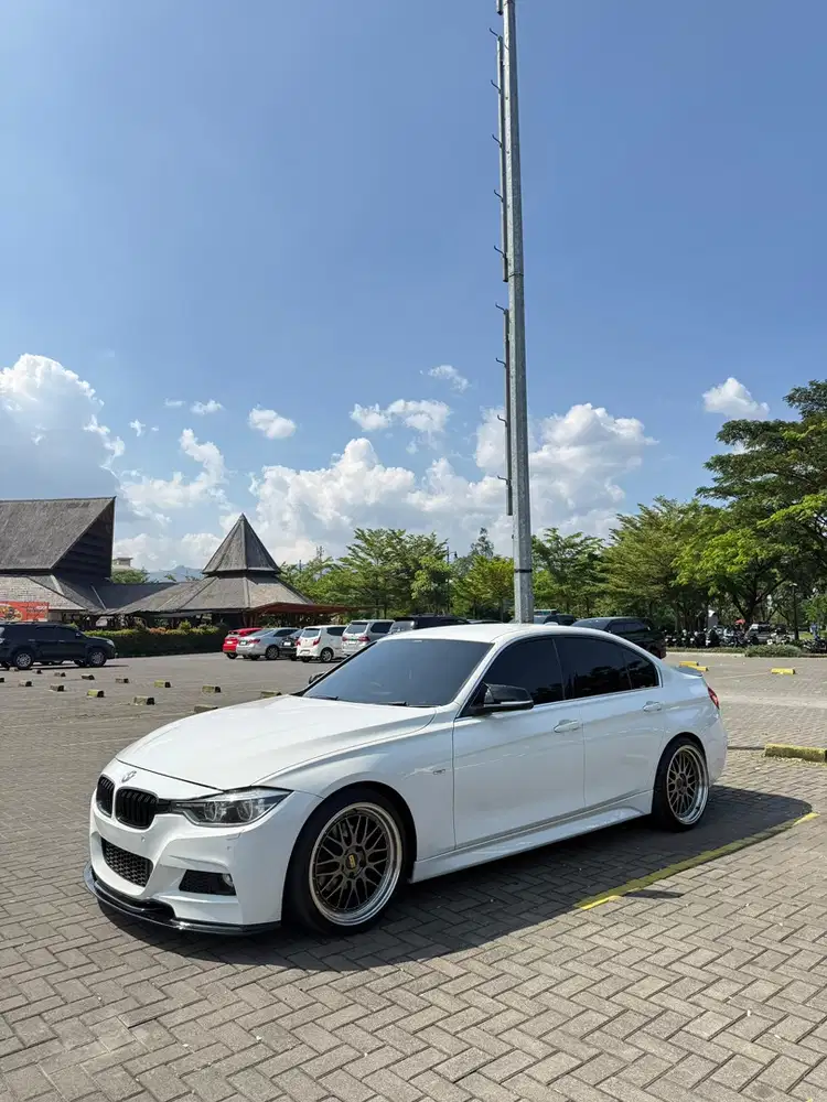 BMW F30 N20 2013 Luxury