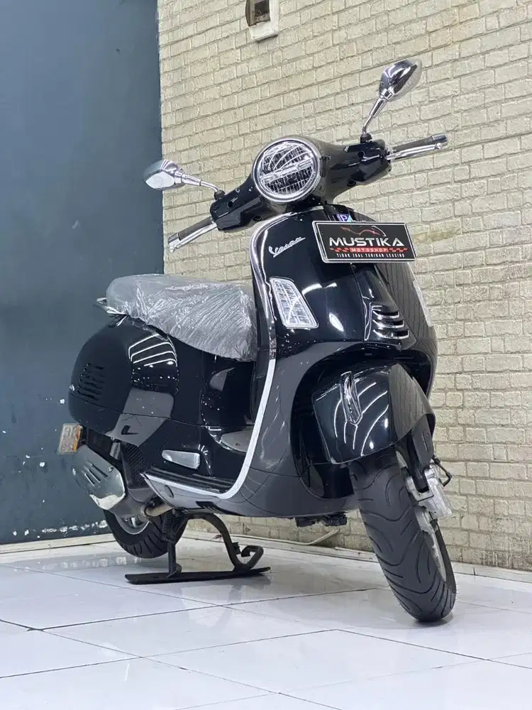 Low odo!! Vespa Gts S 2024 - Wulan mustika