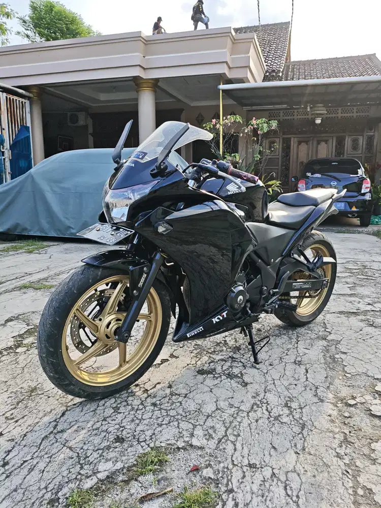 HONDA CBR 250 R 2011