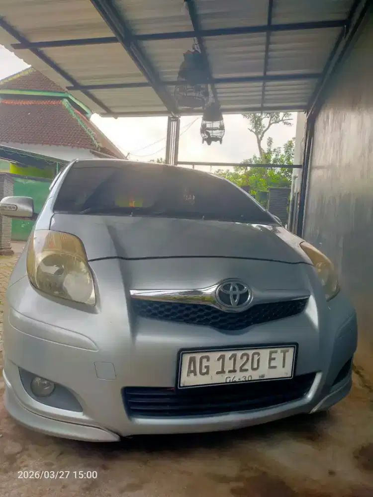 DI JUAL TOYOTA YARIS 1.5 E TAHUN 2010