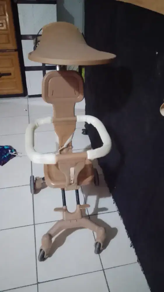 Sepeda anak roda empat