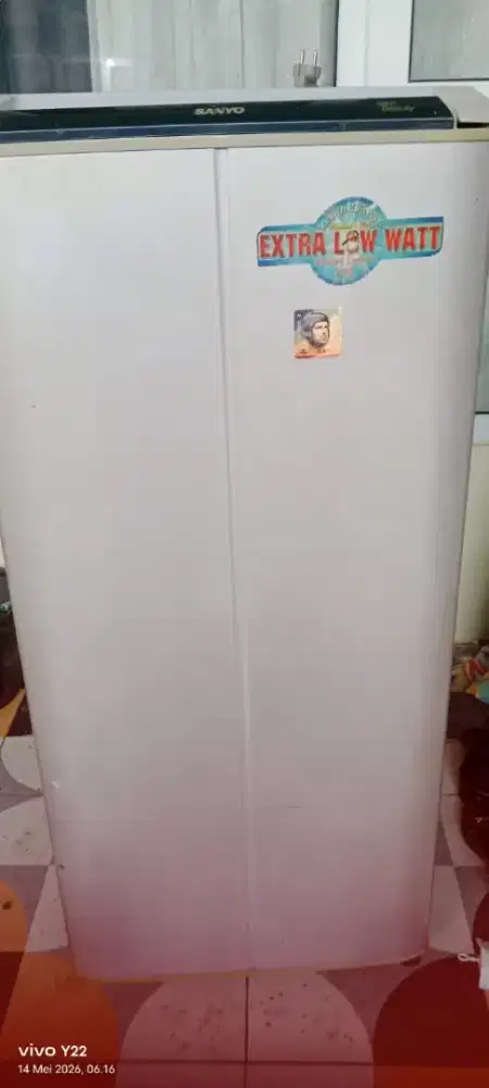 Dijual kulkas sanyo