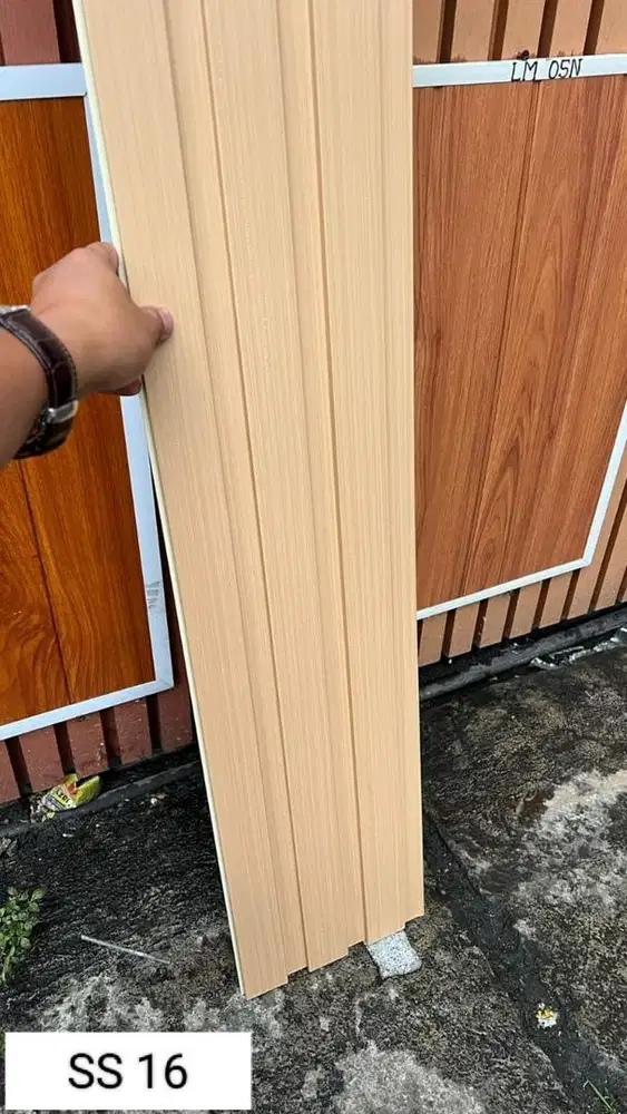 Distributor wallpanel