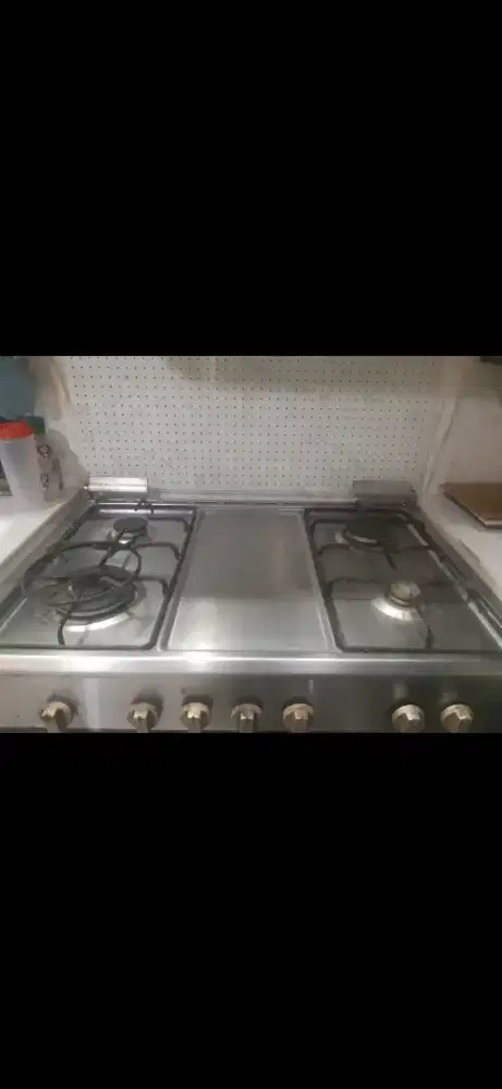 Kompor modena 4 tungku